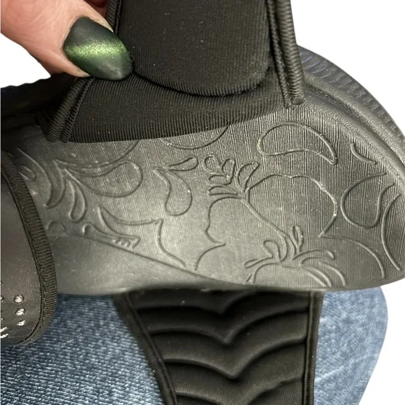 Orthopedic Black Walking Sandals with Adjustable Velcro Straps by Oncai | Size 8 - Picture 8 of 12